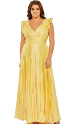 Mac Duggal Long Plus-Size Formal Dress 77006